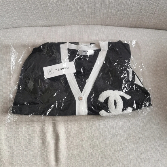 CHANEL Monochrome Logo Cardigan - Picture 2 of 5